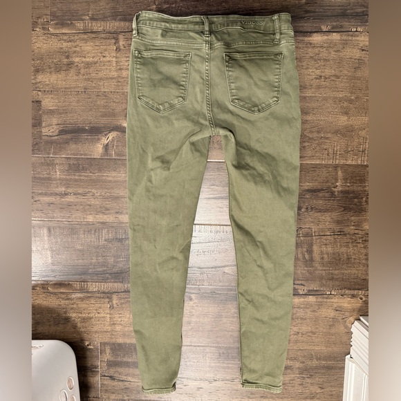 Khaki jeans (the best neutral!) - Picture 3 of 5
